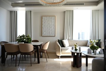 Dining and lounge