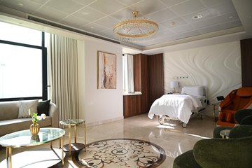 Bedroom and lounge